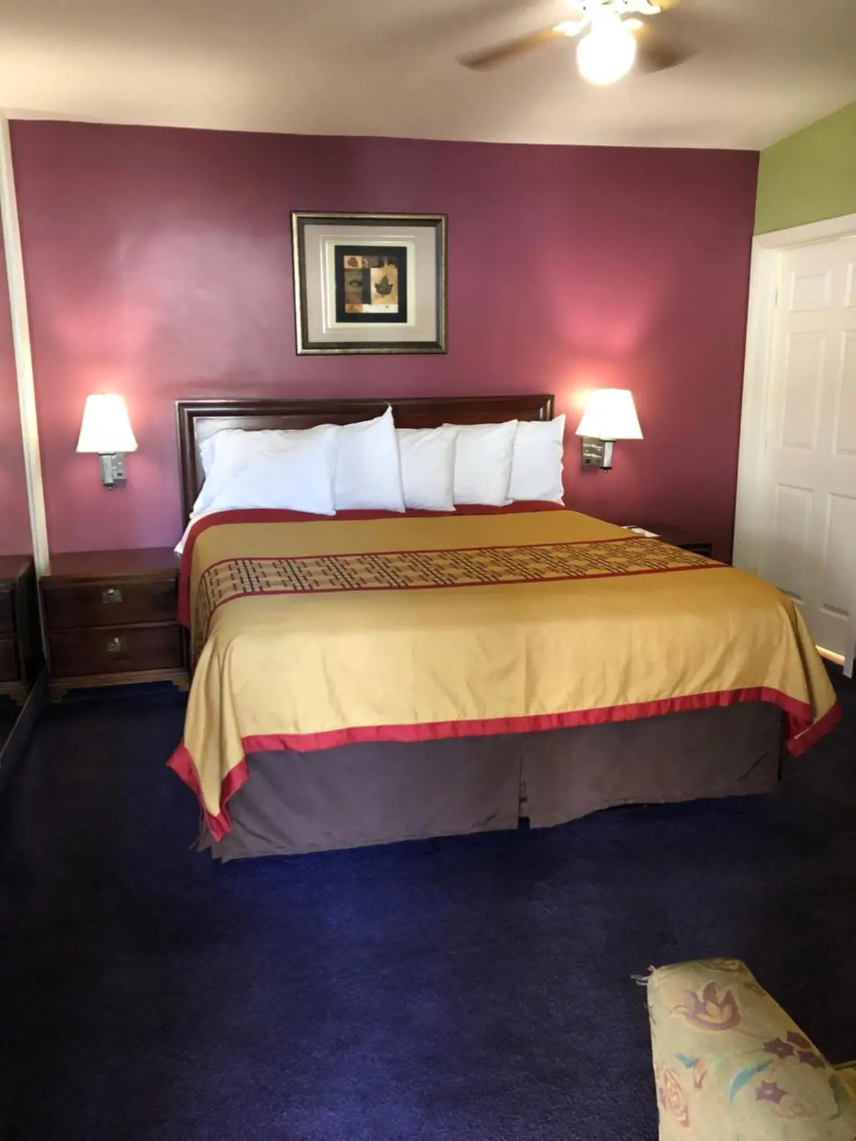 Encore Motel 10